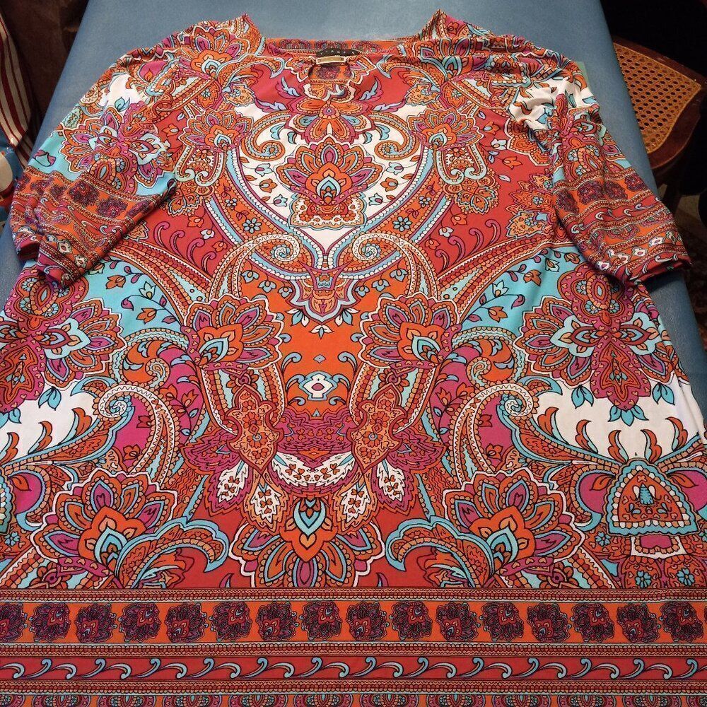 Tiana B. V neck with Gold tone metal Bar Long sleeve Abstract Design Dress